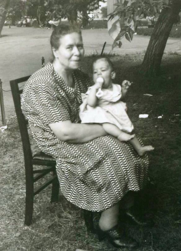 1948 Kostakos, Hariklia and granddaughter Carol Harriet Kostakos (now Petranek), Brooklyn, New York
