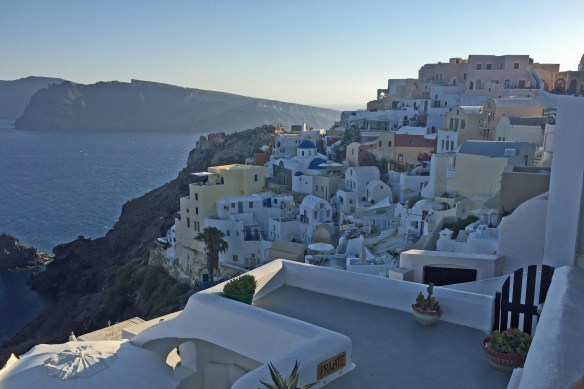 City on a hill, Oia, July 2016